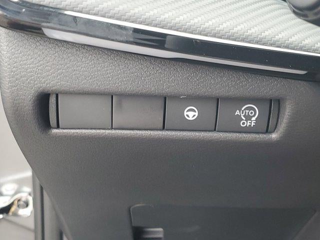 2025 Nissan Kicks SR FWD