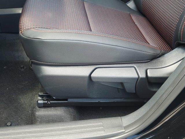 2025 Nissan Kicks SR FWD