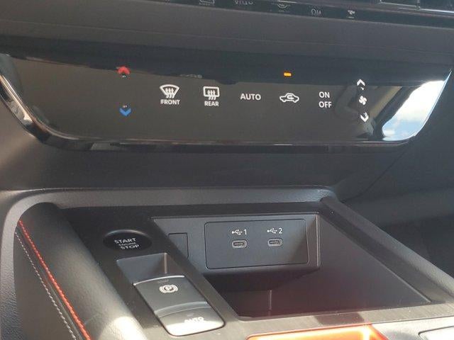 2025 Nissan Kicks SR FWD