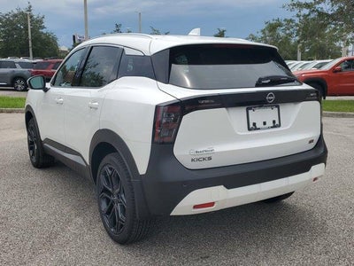 2025 Nissan Kicks SR FWD