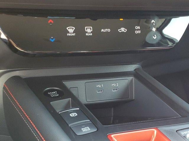 2025 Nissan Kicks SR FWD