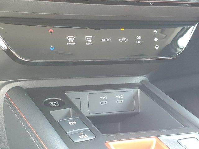 2025 Nissan Kicks SR FWD