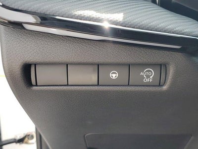 2025 Nissan Kicks SR FWD