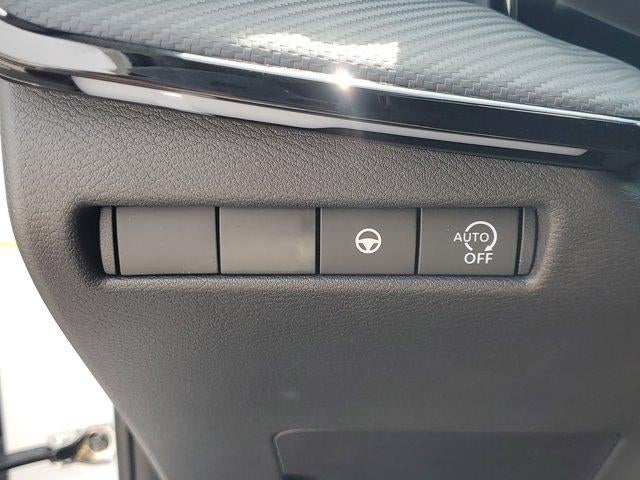 2025 Nissan Kicks SR FWD