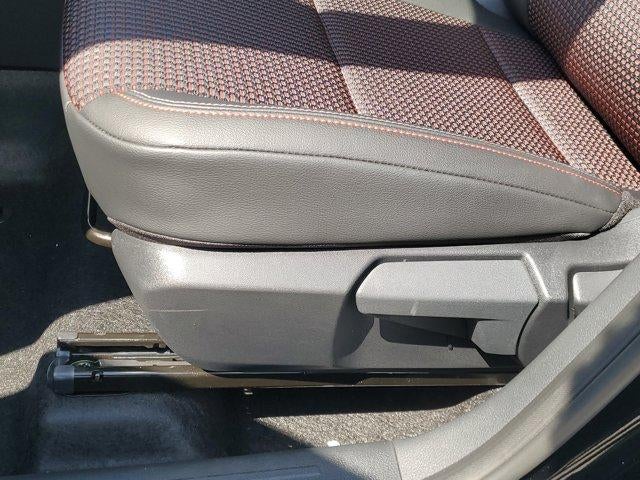 2025 Nissan Kicks SR FWD