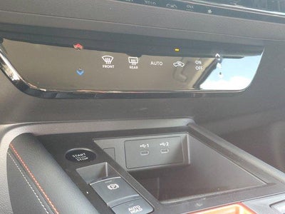 2025 Nissan Kicks SR FWD