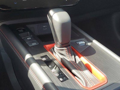 2025 Nissan Kicks SR FWD