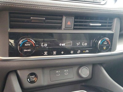 2026 Nissan Rogue FWD SV *Ltd Avail*