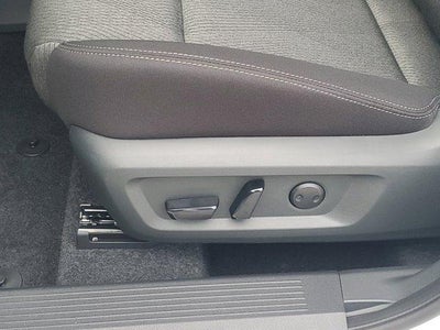 2026 Nissan Rogue FWD SV *Ltd Avail*