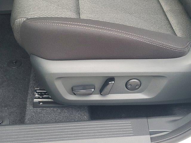 2026 Nissan Rogue FWD SV *Ltd Avail*