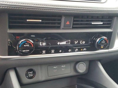 2026 Nissan Rogue FWD SV *Ltd Avail*