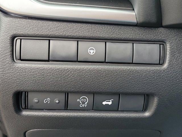 2026 Nissan Rogue FWD SV *Ltd Avail*