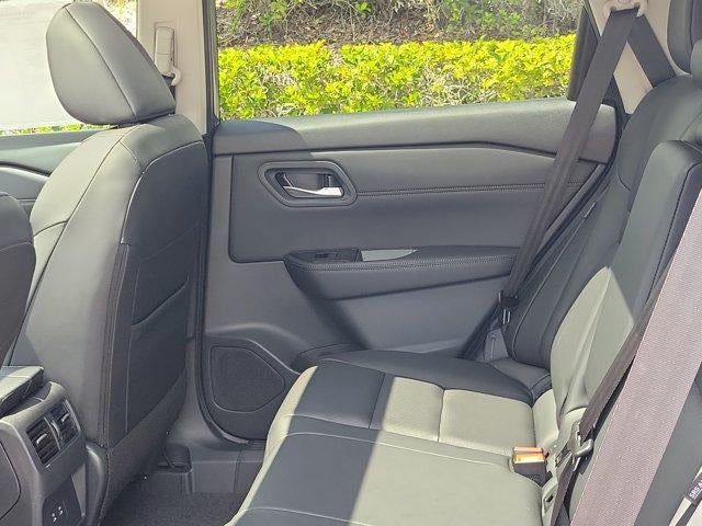 2026 Nissan Rogue 2026.5 FWD Dark Armor