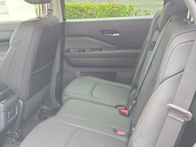 2026 Nissan Pathfinder SL 2WD