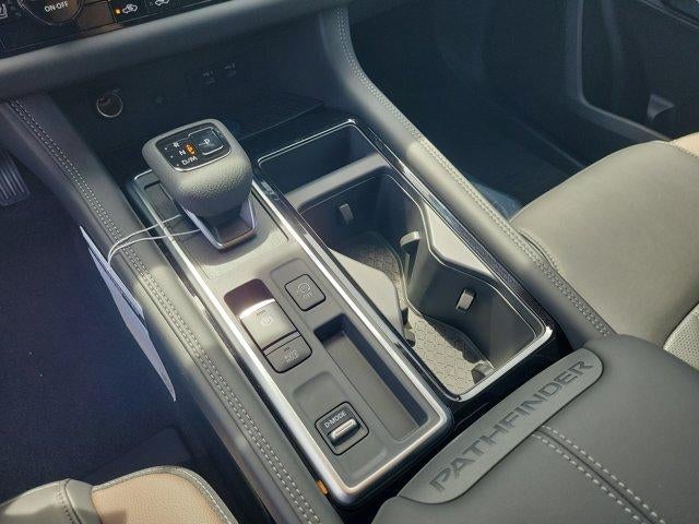 2026 Nissan Pathfinder Platinum 2WD