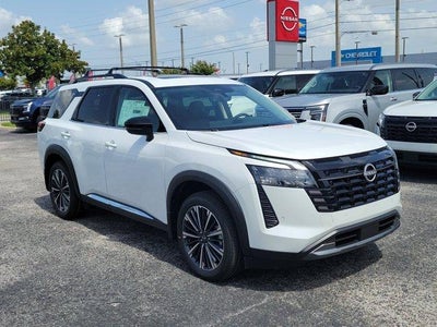 2026 Nissan Pathfinder Platinum 2WD