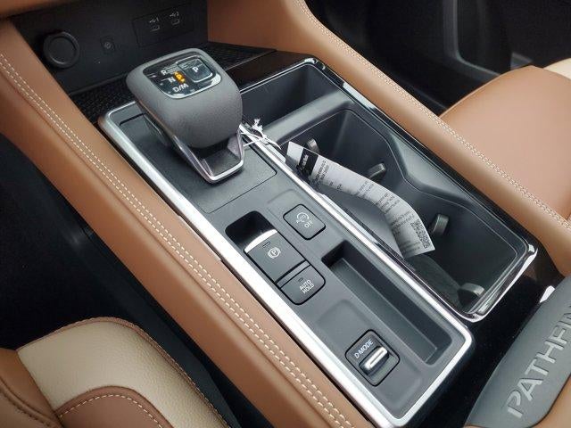 2026 Nissan Pathfinder Platinum 2WD