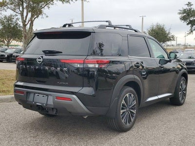 2026 Nissan Pathfinder Platinum 2WD