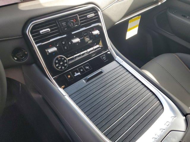 2025 Nissan Armada 4x4 SL