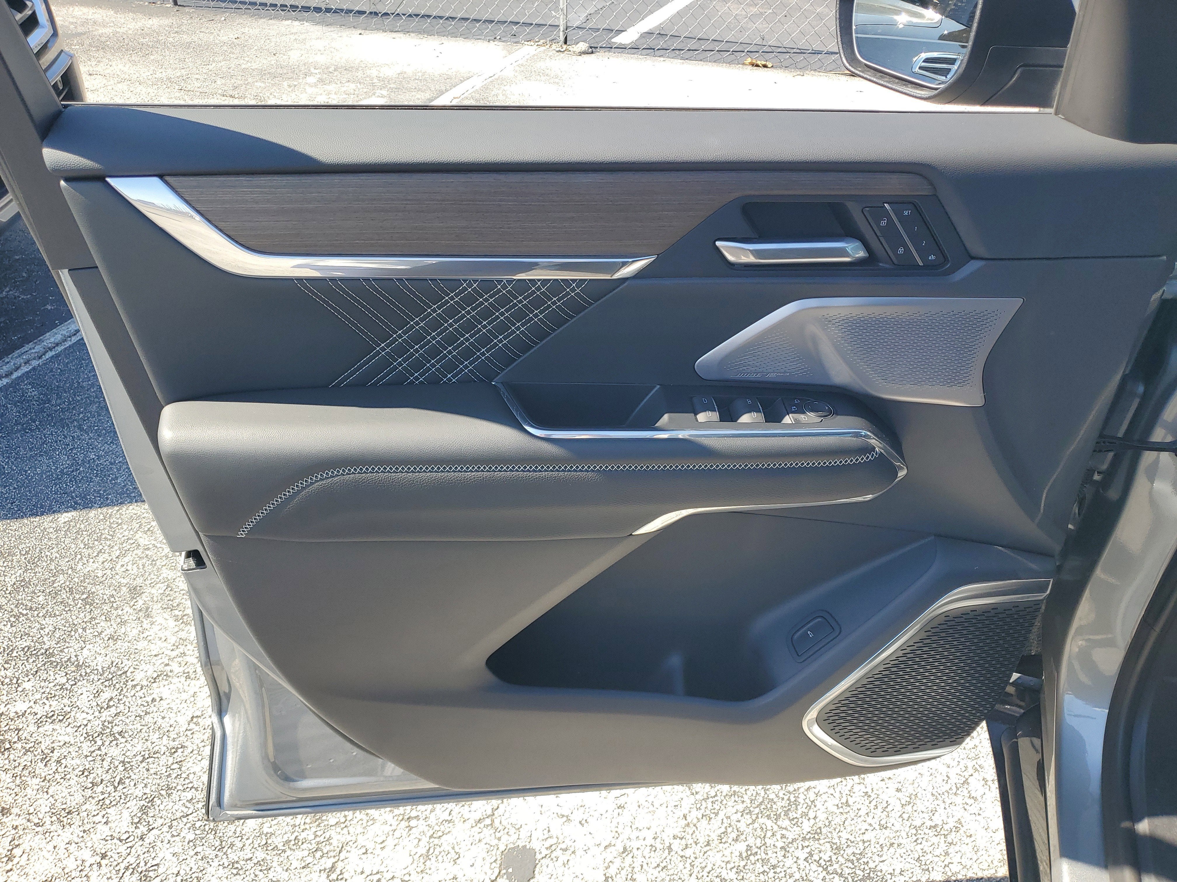 2024 GMC Acadia FWD Denali