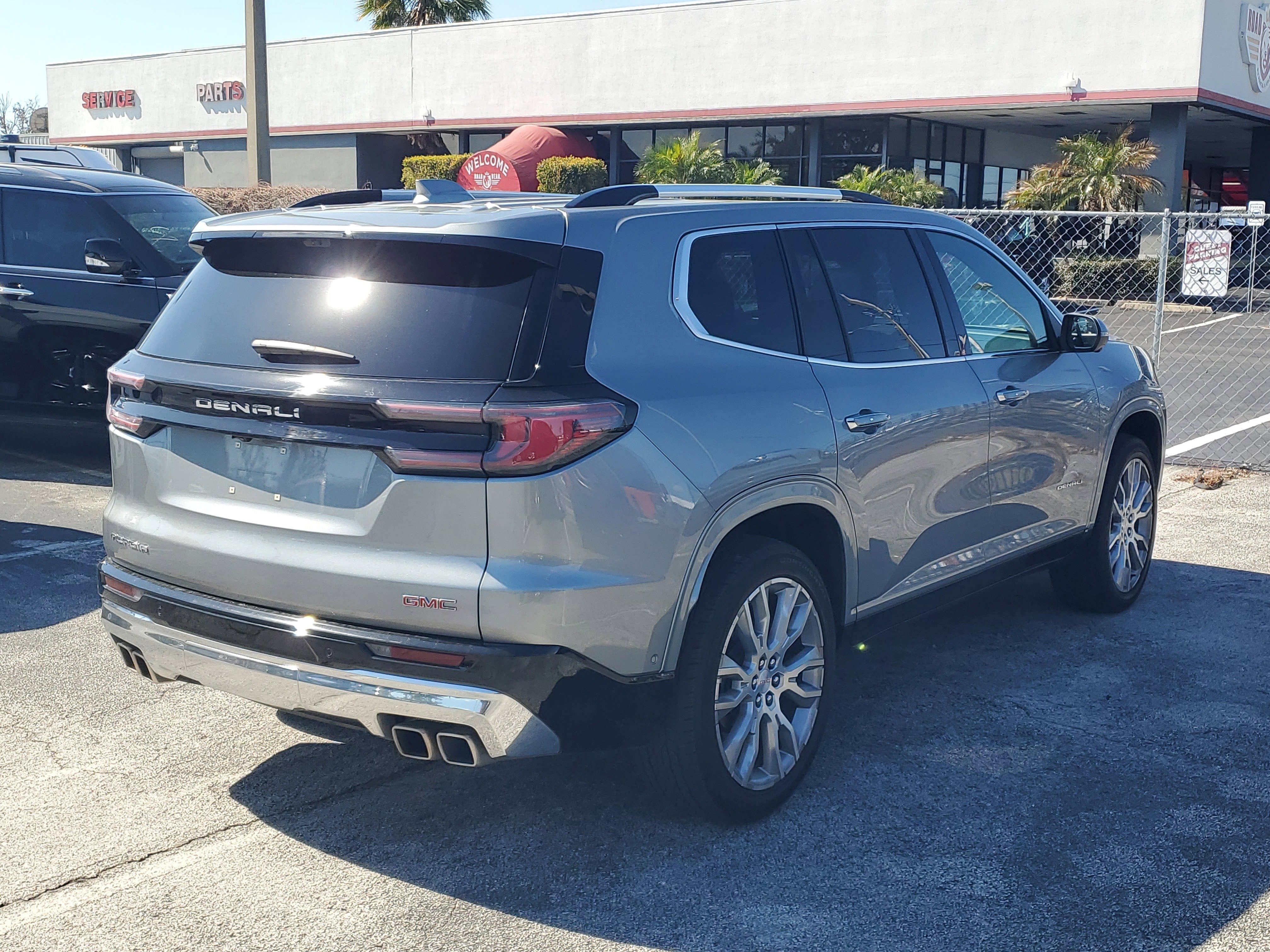 2024 GMC Acadia FWD Denali