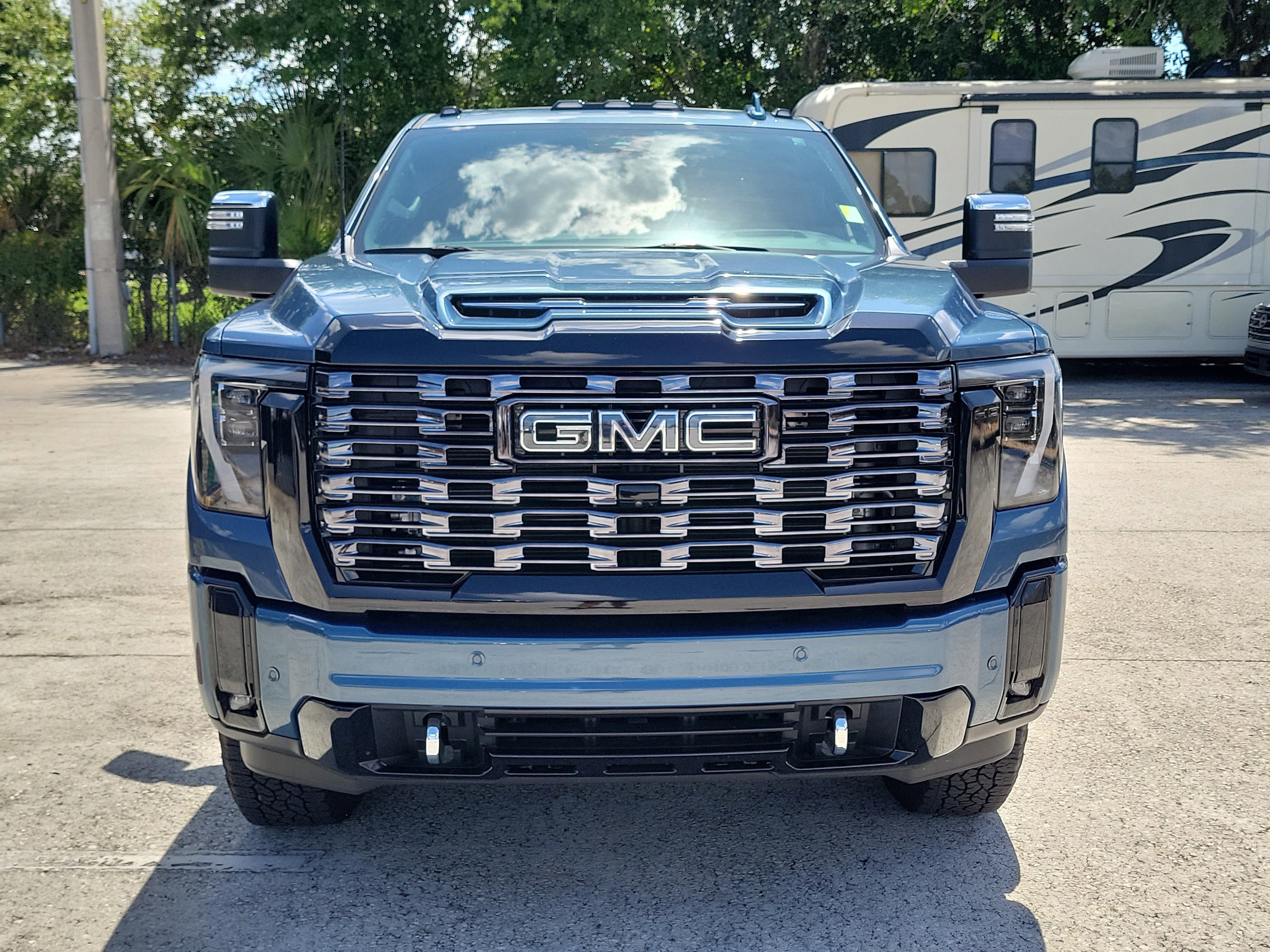 2025 GMC Sierra 2500HD Denali Ultimate
