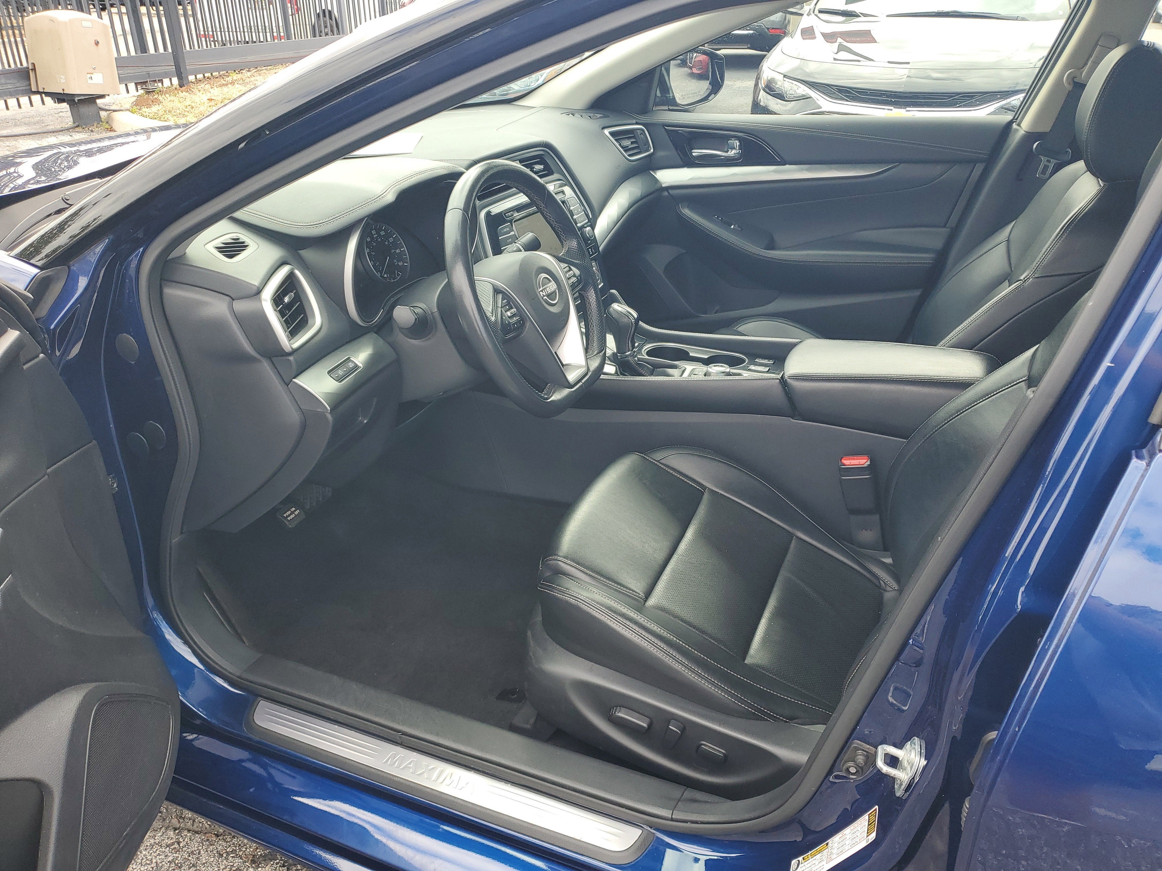 2023 Nissan Maxima SV