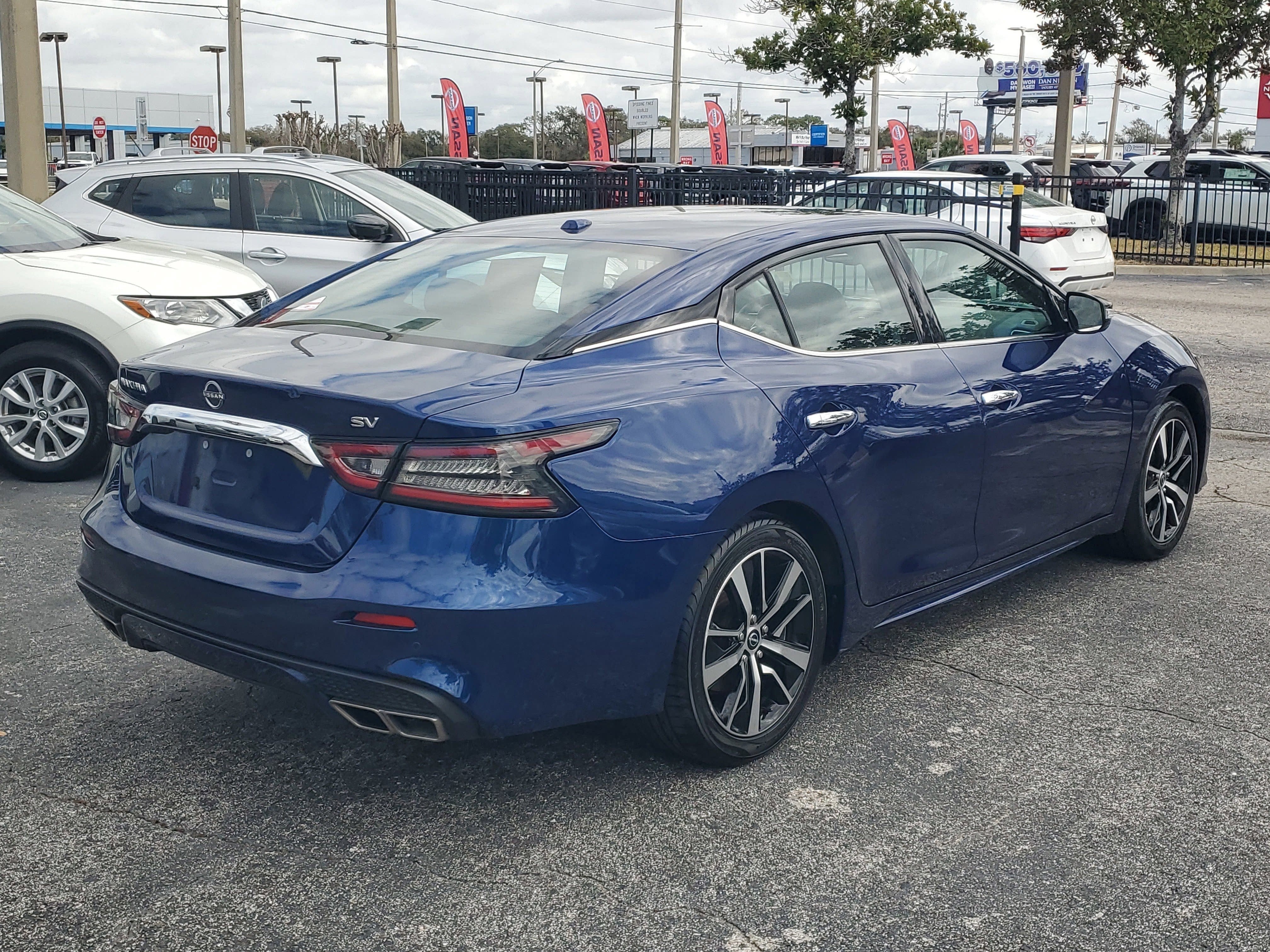 2023 Nissan Maxima SV