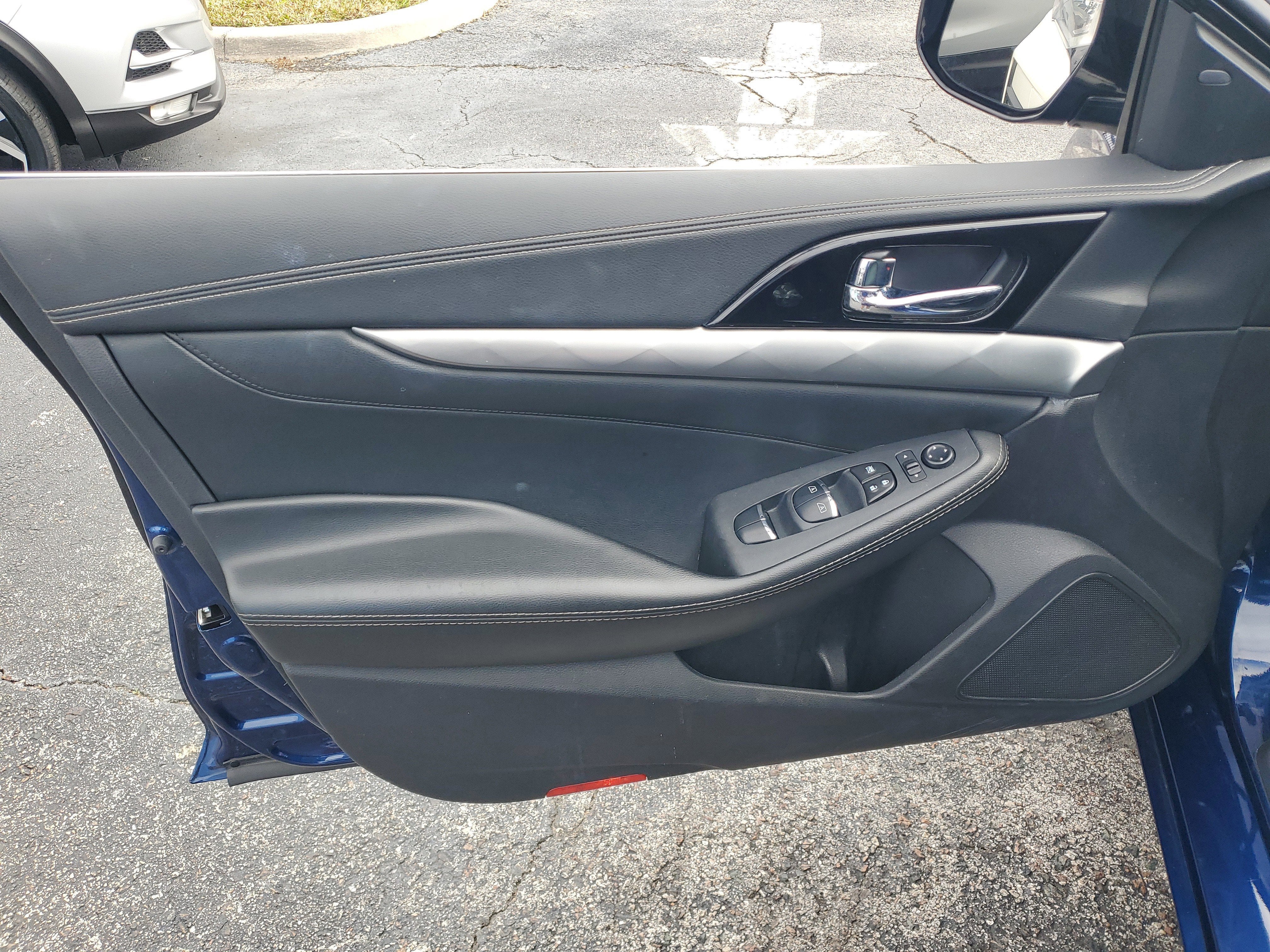 2023 Nissan Maxima SV