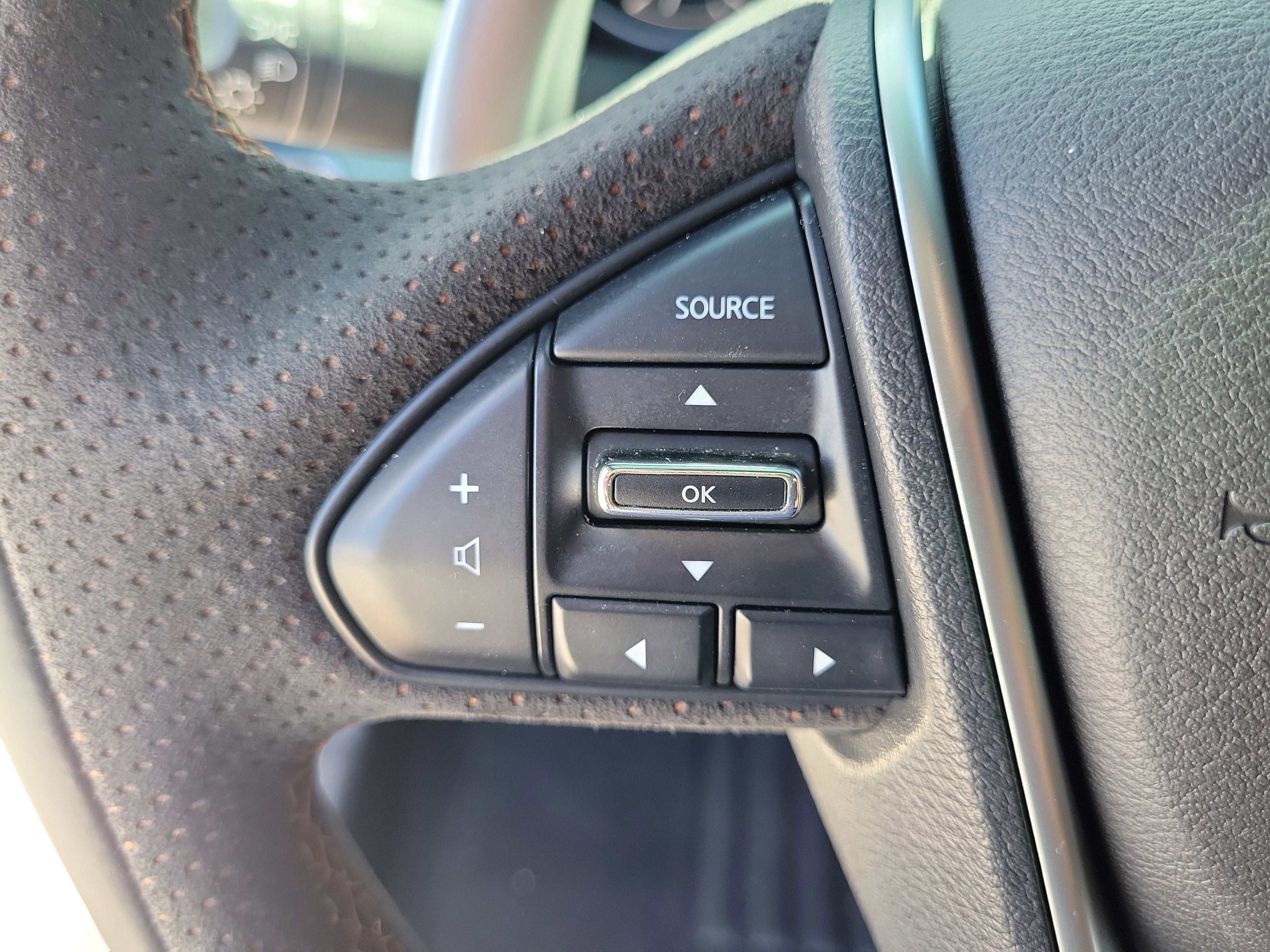 2023 Nissan Maxima SR