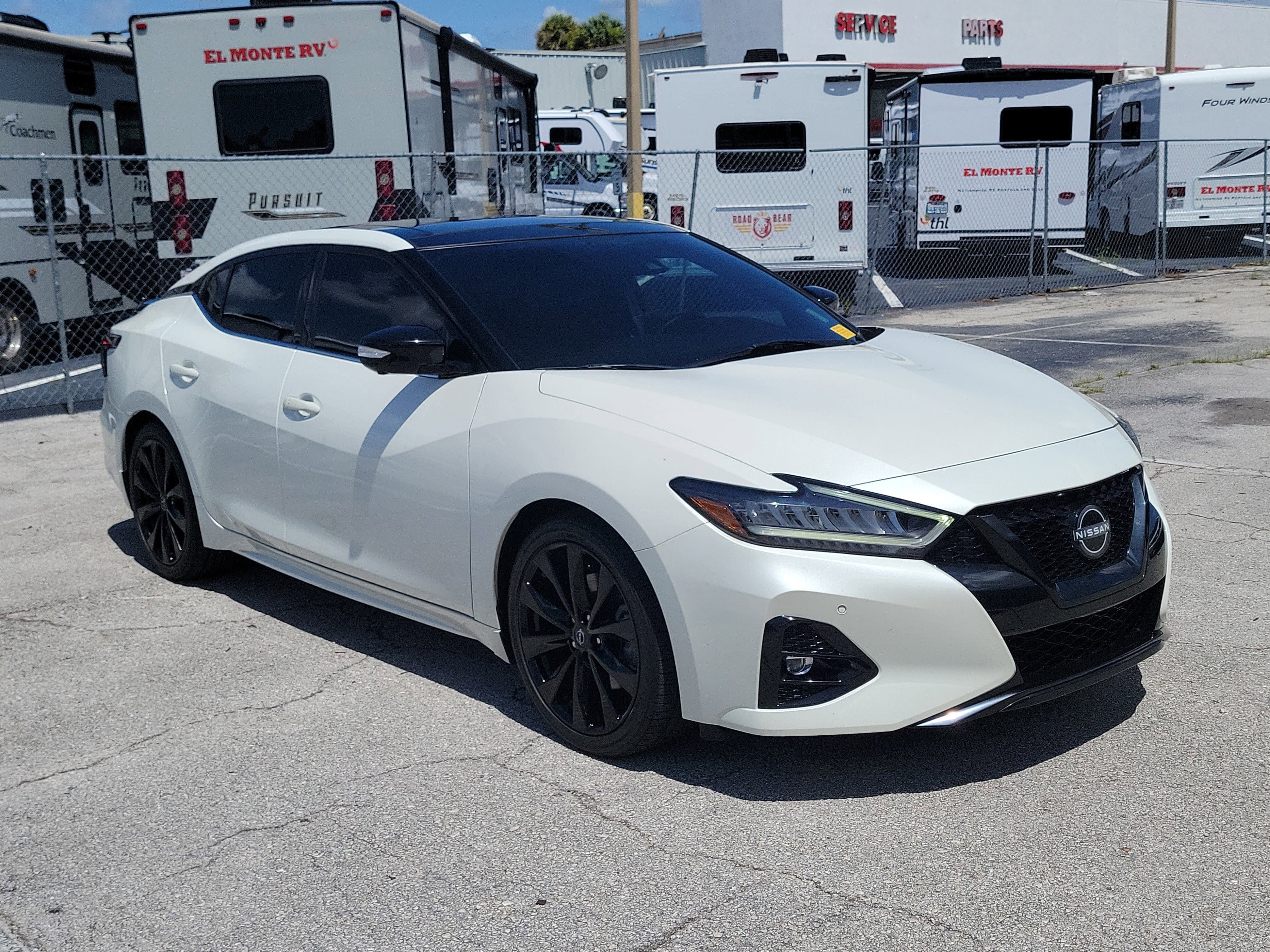 2023 Nissan Maxima SR