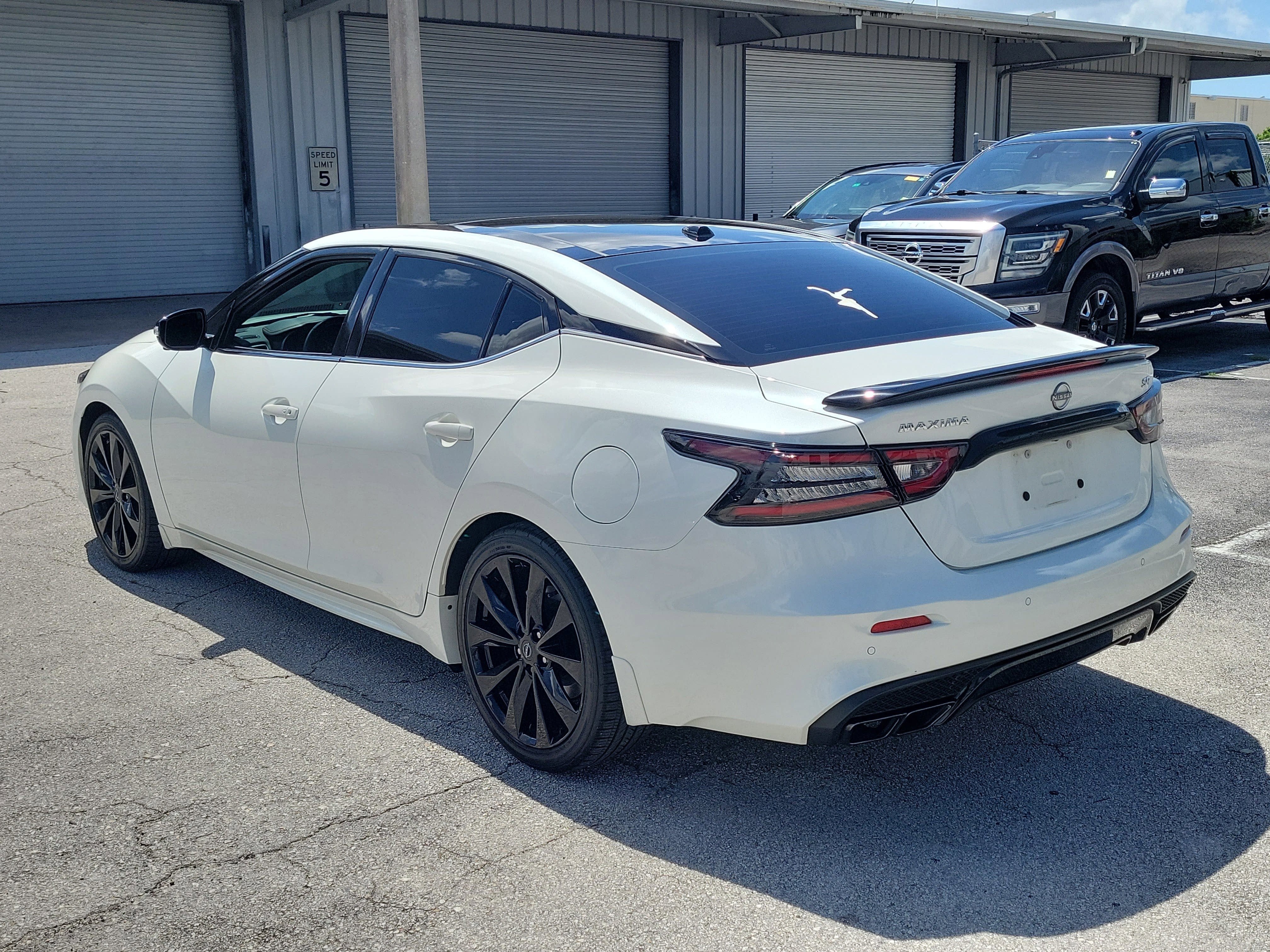2023 Nissan Maxima SR