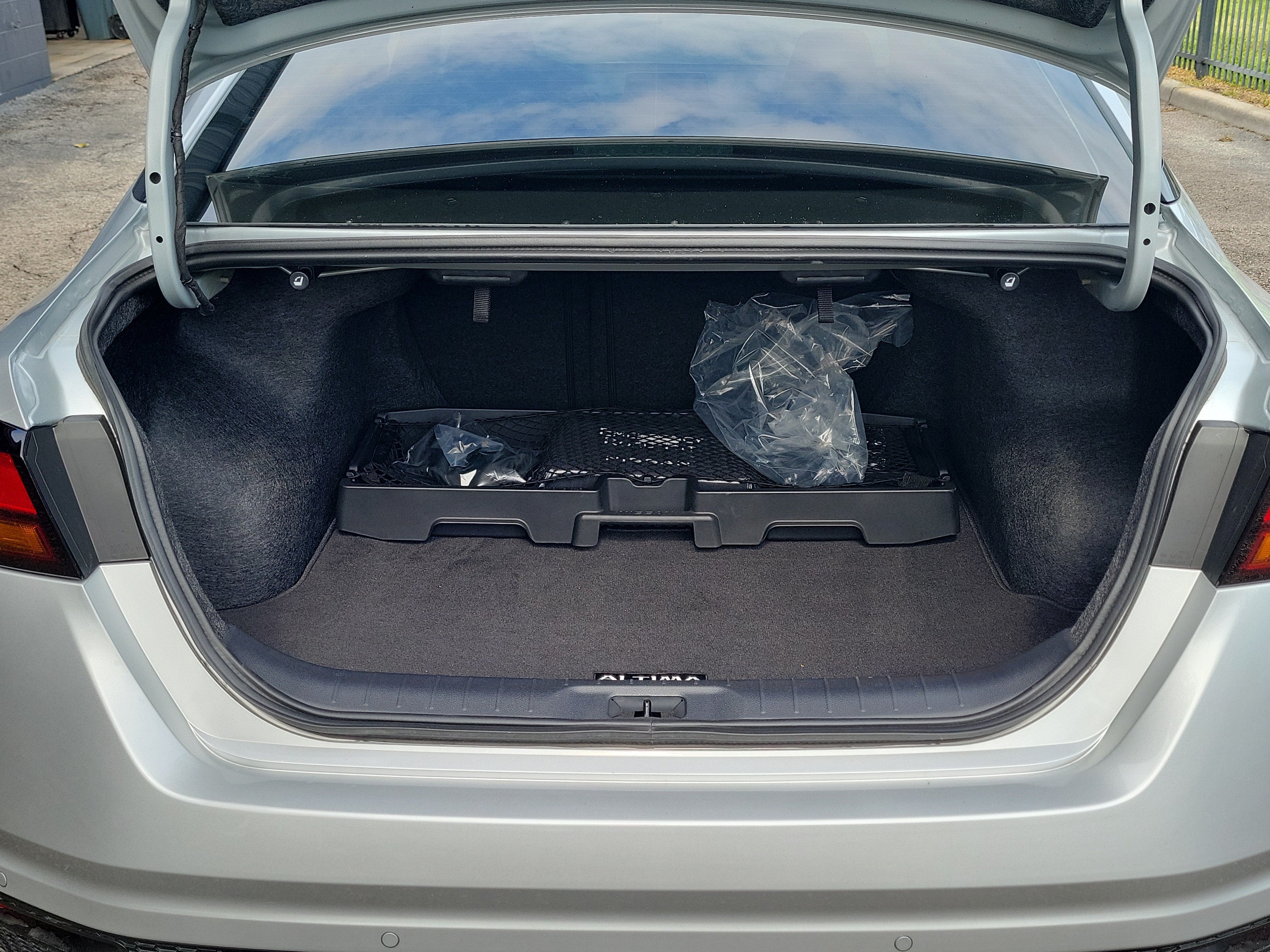 2025 Nissan Altima SR