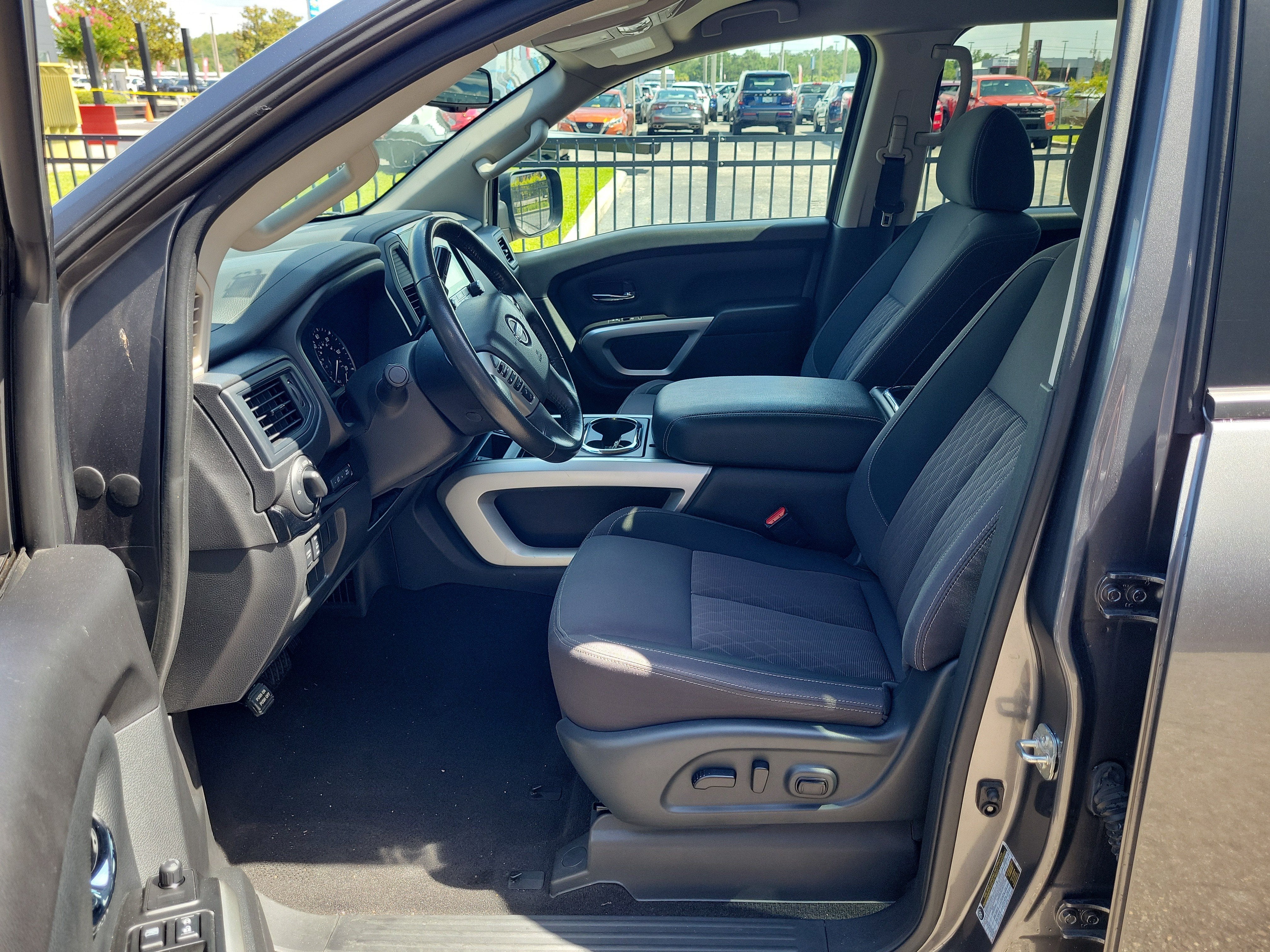 2024 Nissan Titan SV