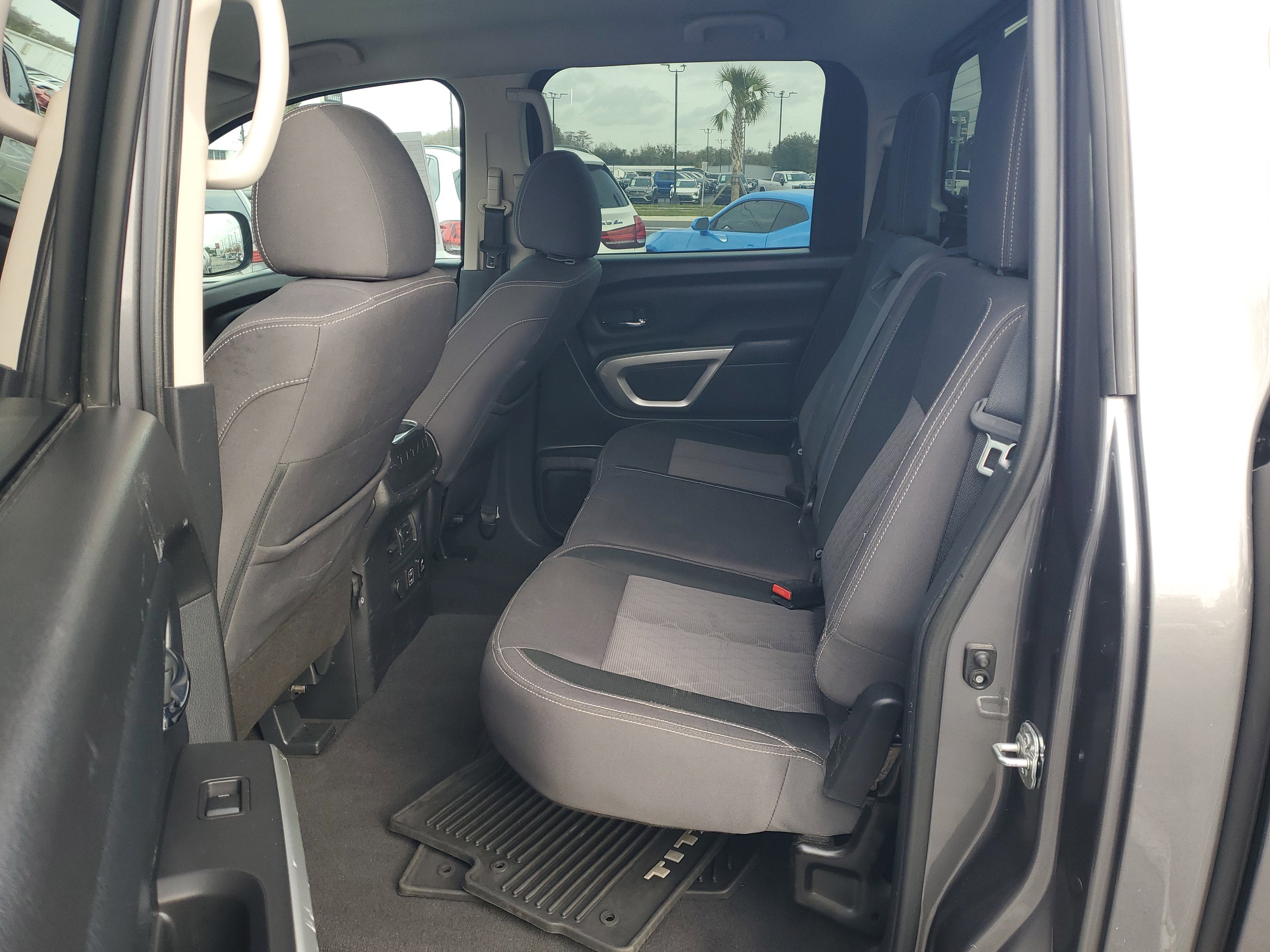 2022 Nissan Titan SV