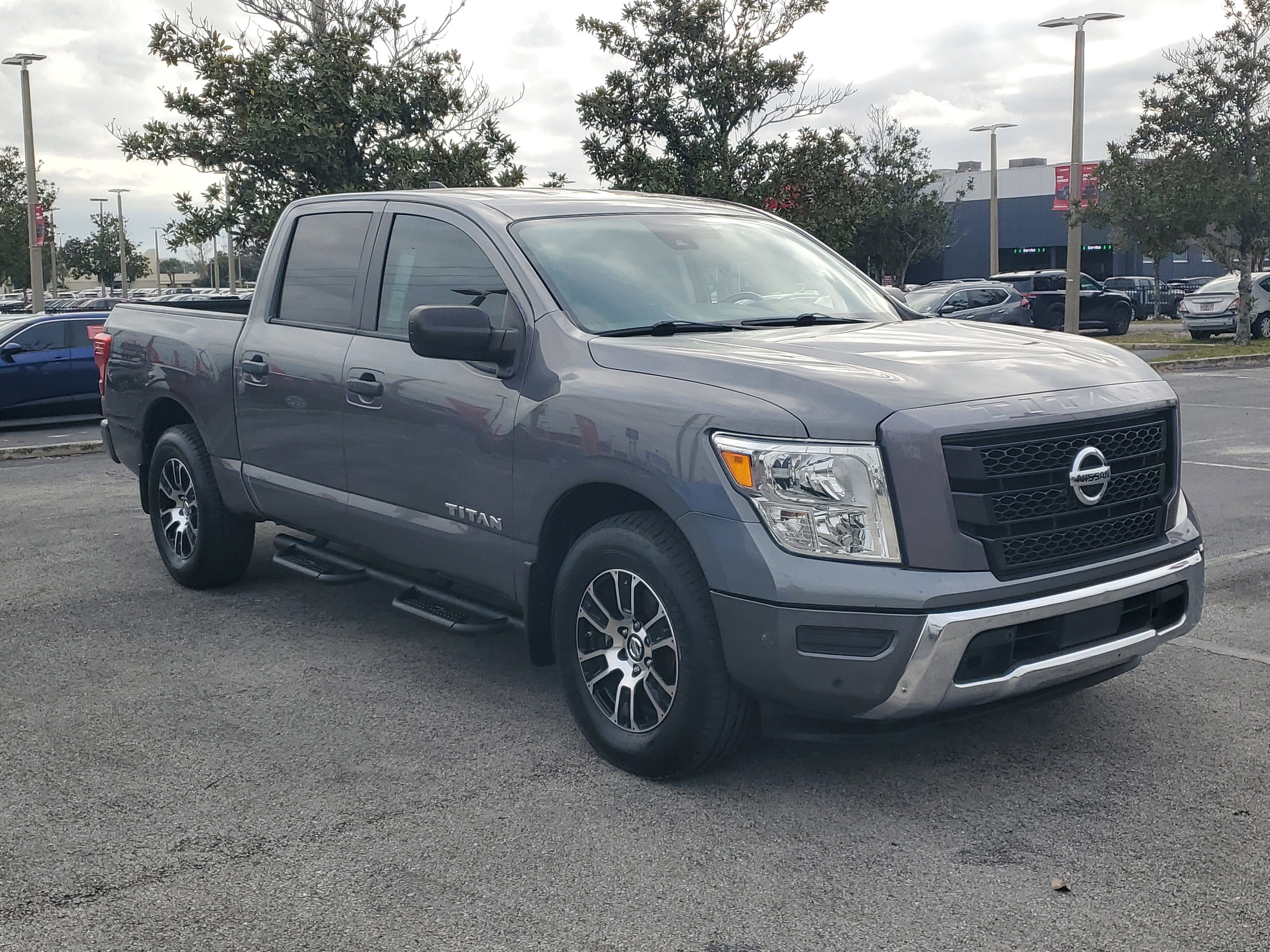 2022 Nissan Titan SV