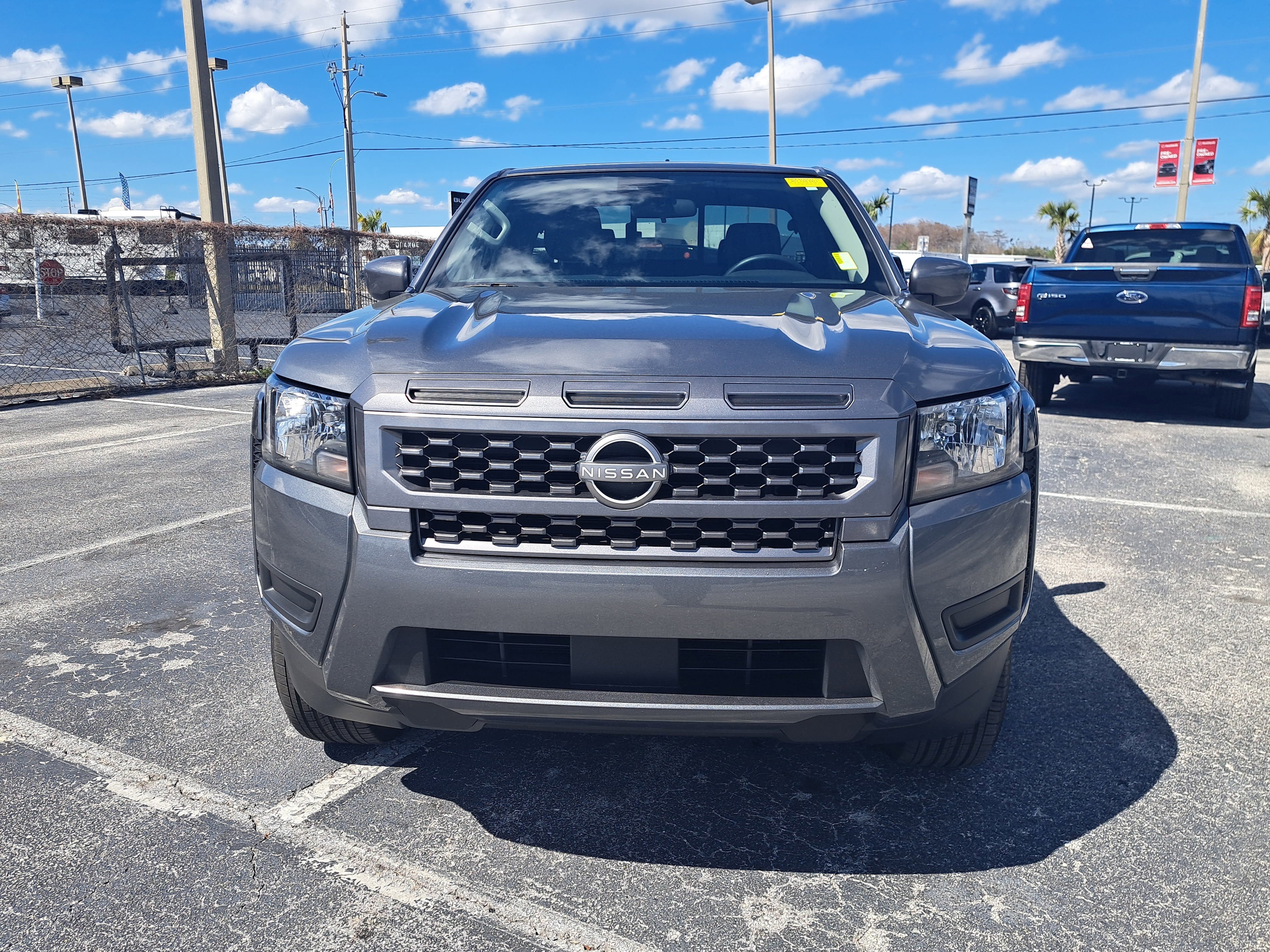 2025 Nissan Frontier SV