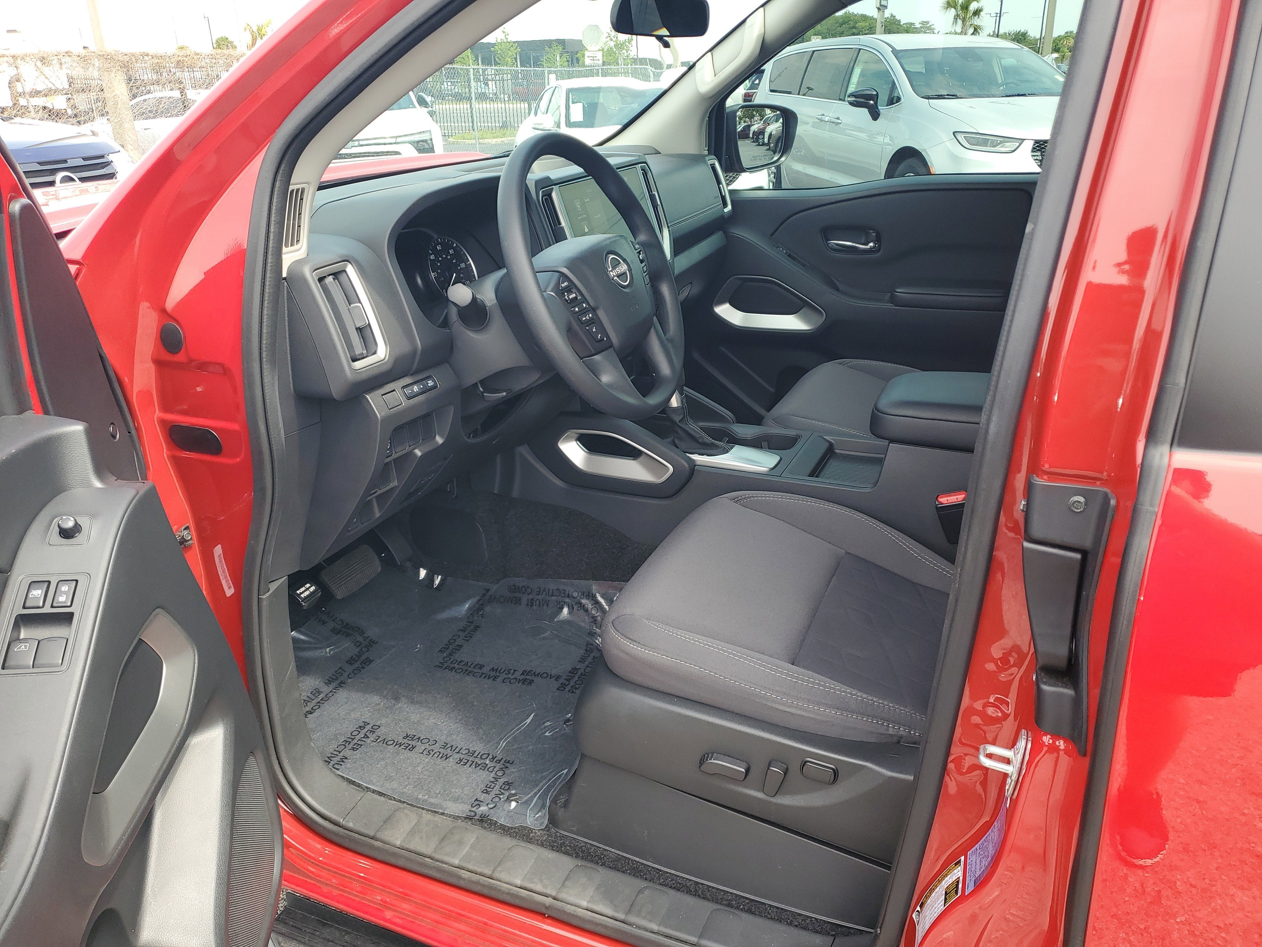 2025 Nissan Frontier SV