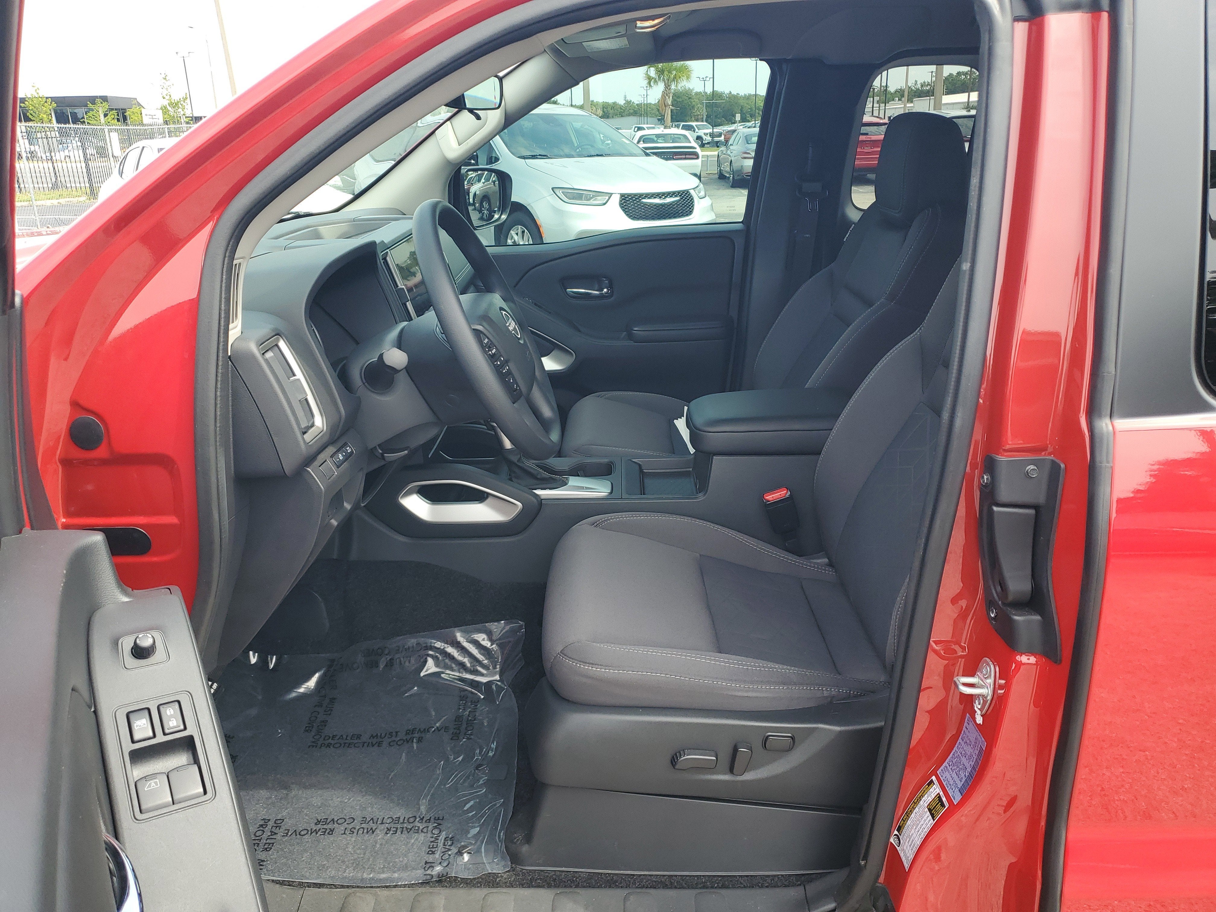 2025 Nissan Frontier SV