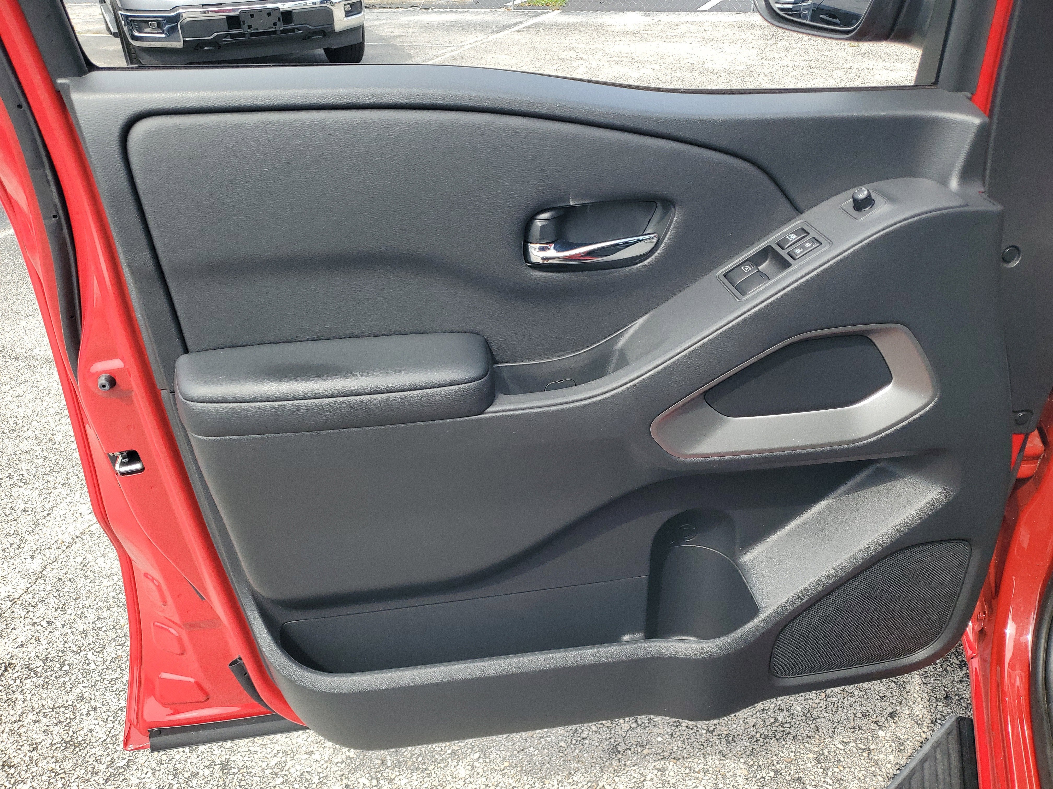 2025 Nissan Frontier SV
