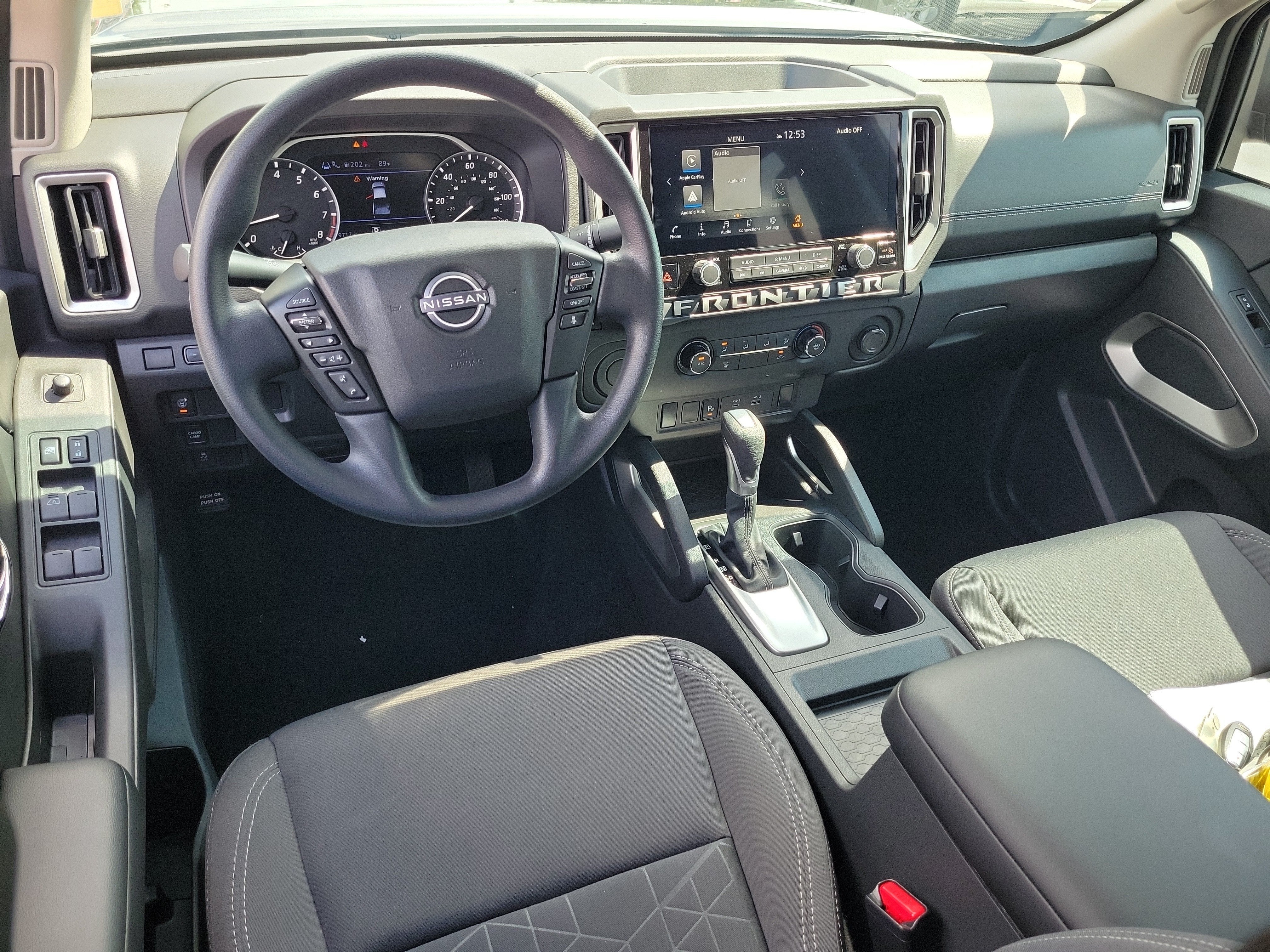 2025 Nissan Frontier SV