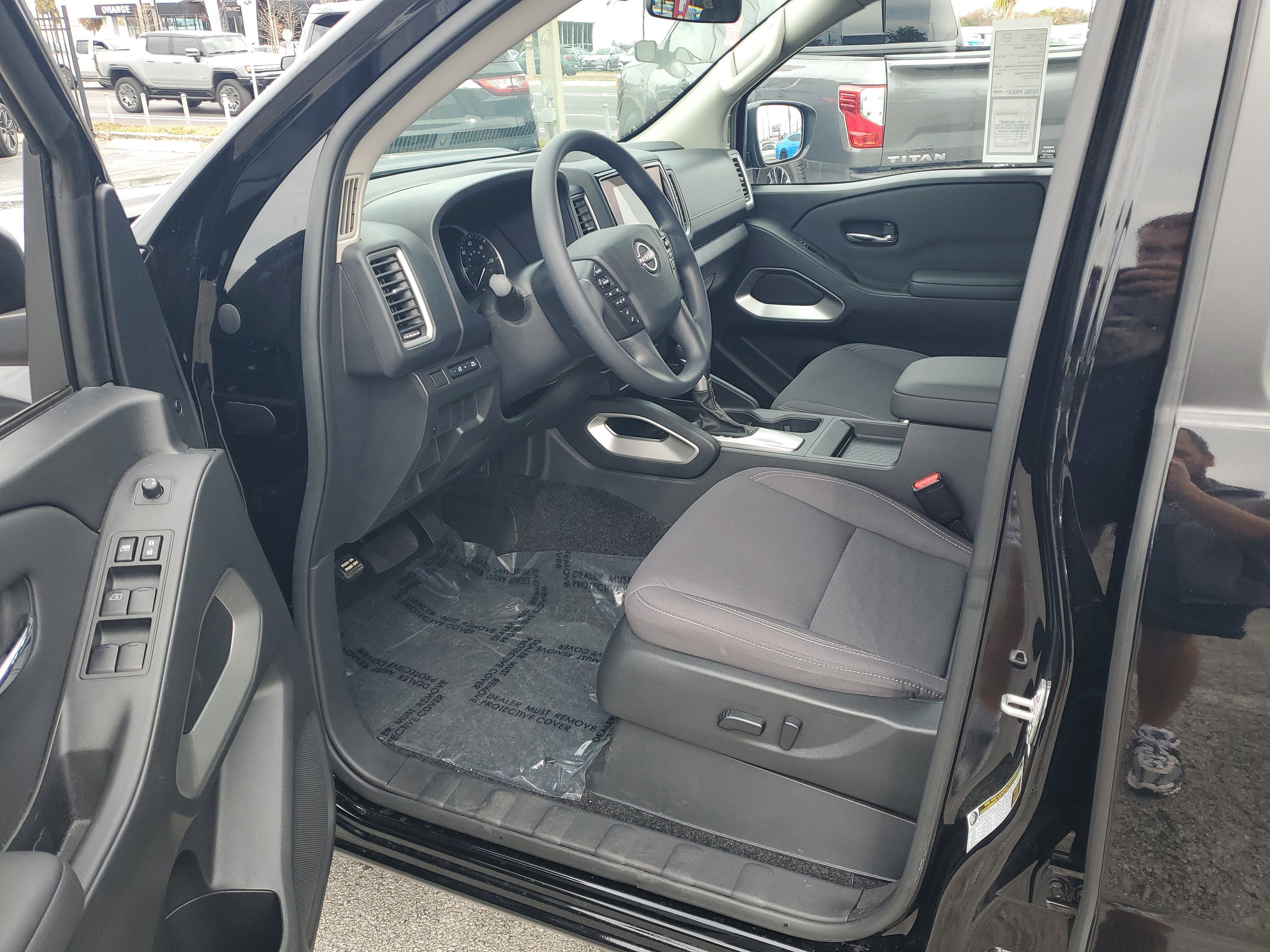 2024 Nissan Frontier SV