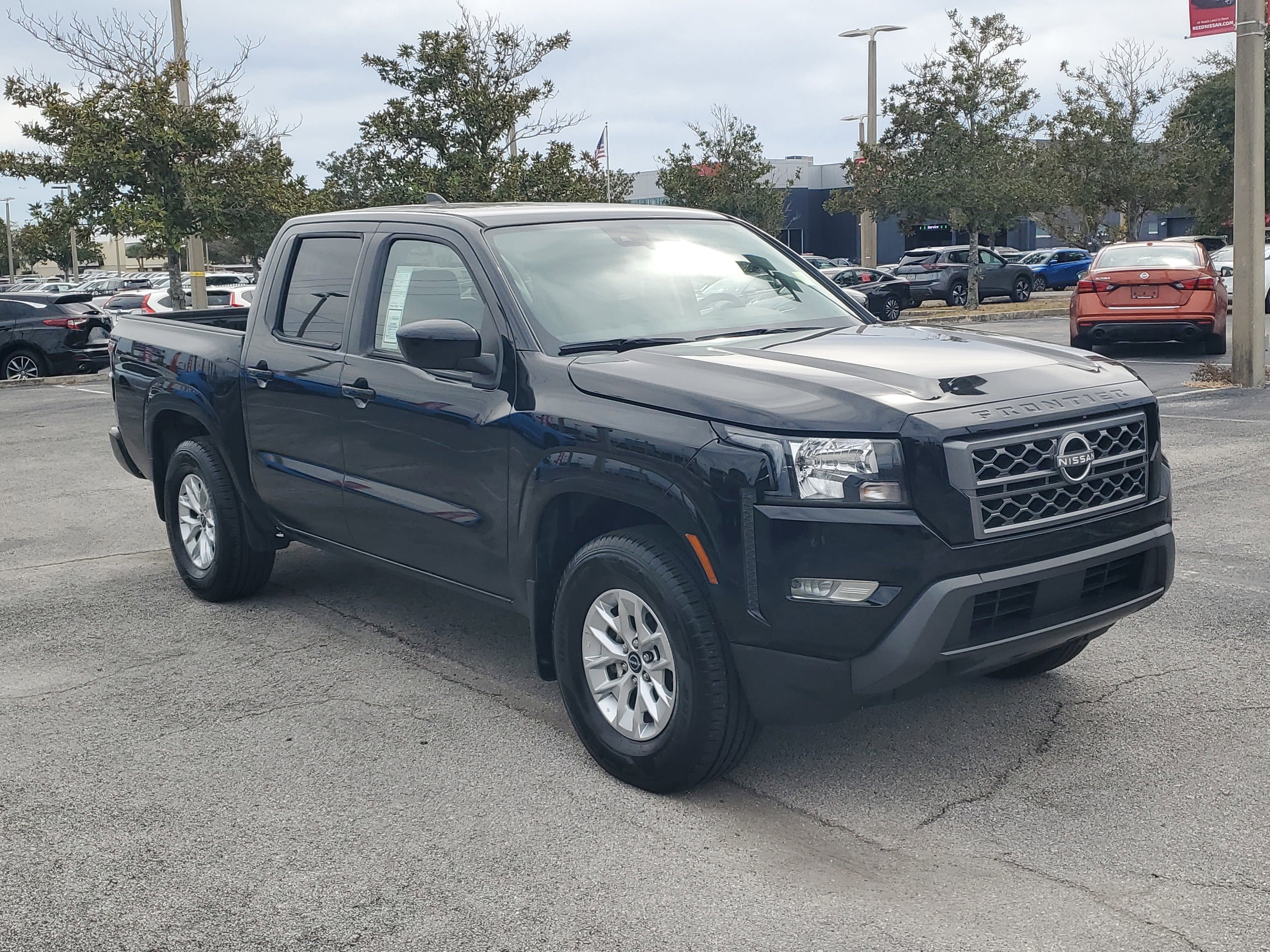 2024 Nissan Frontier SV