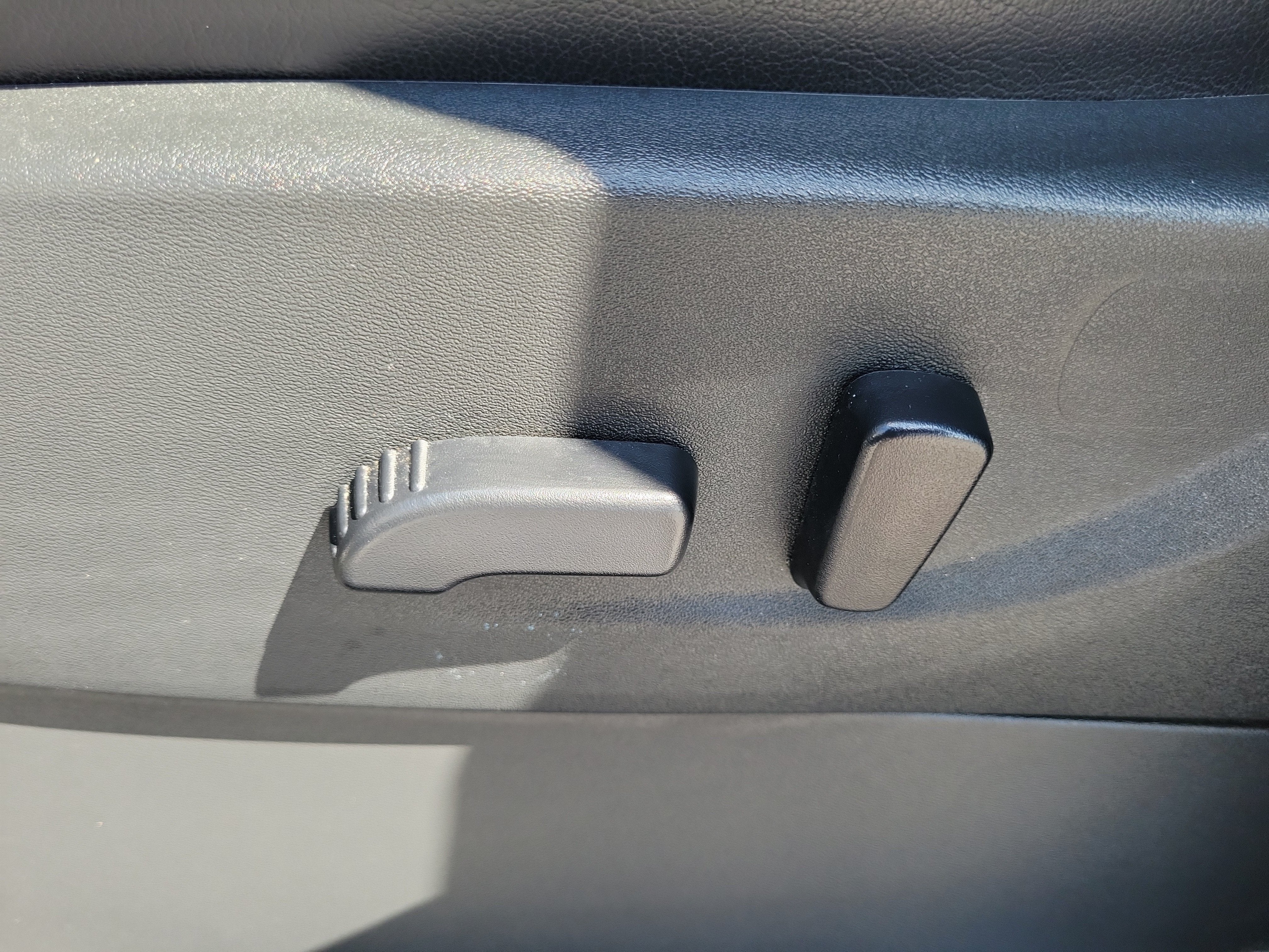 2024 Nissan Frontier SL