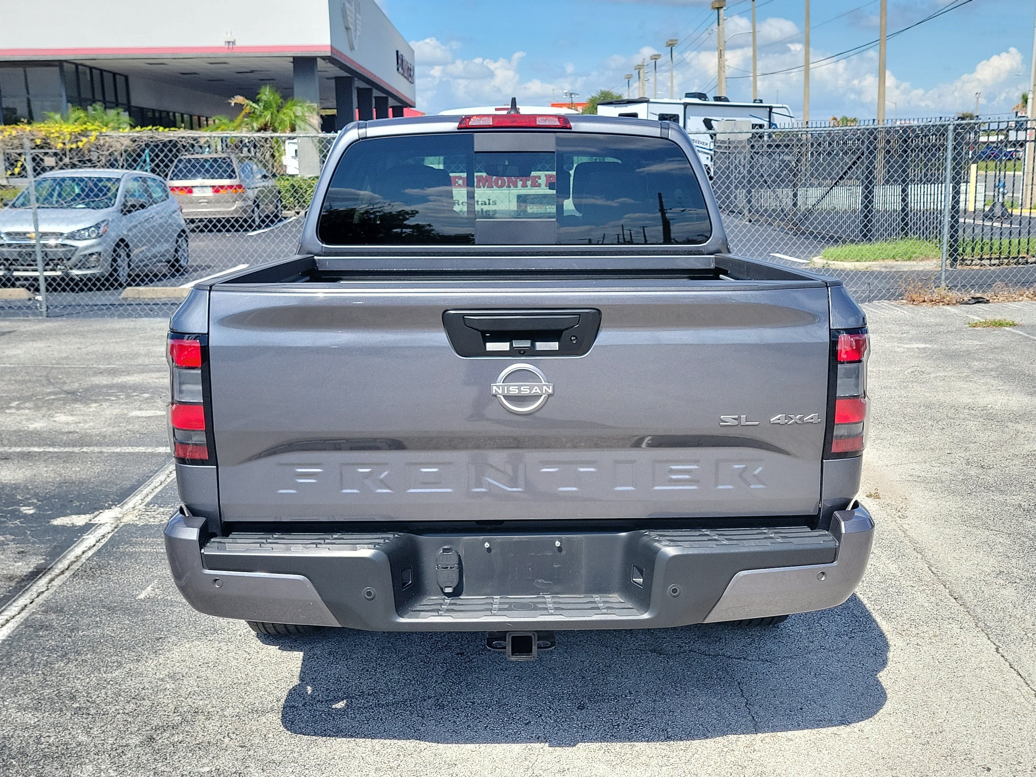 2024 Nissan Frontier SL