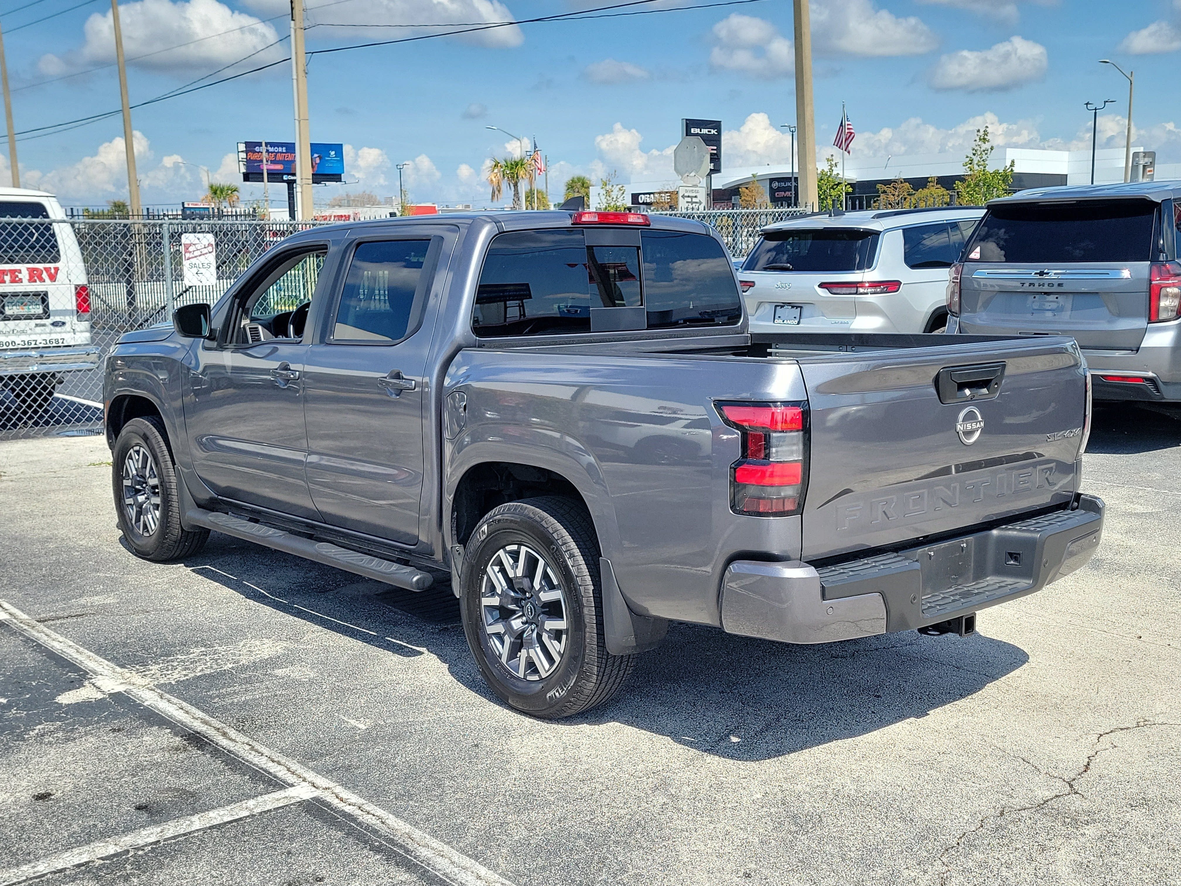 2024 Nissan Frontier SL