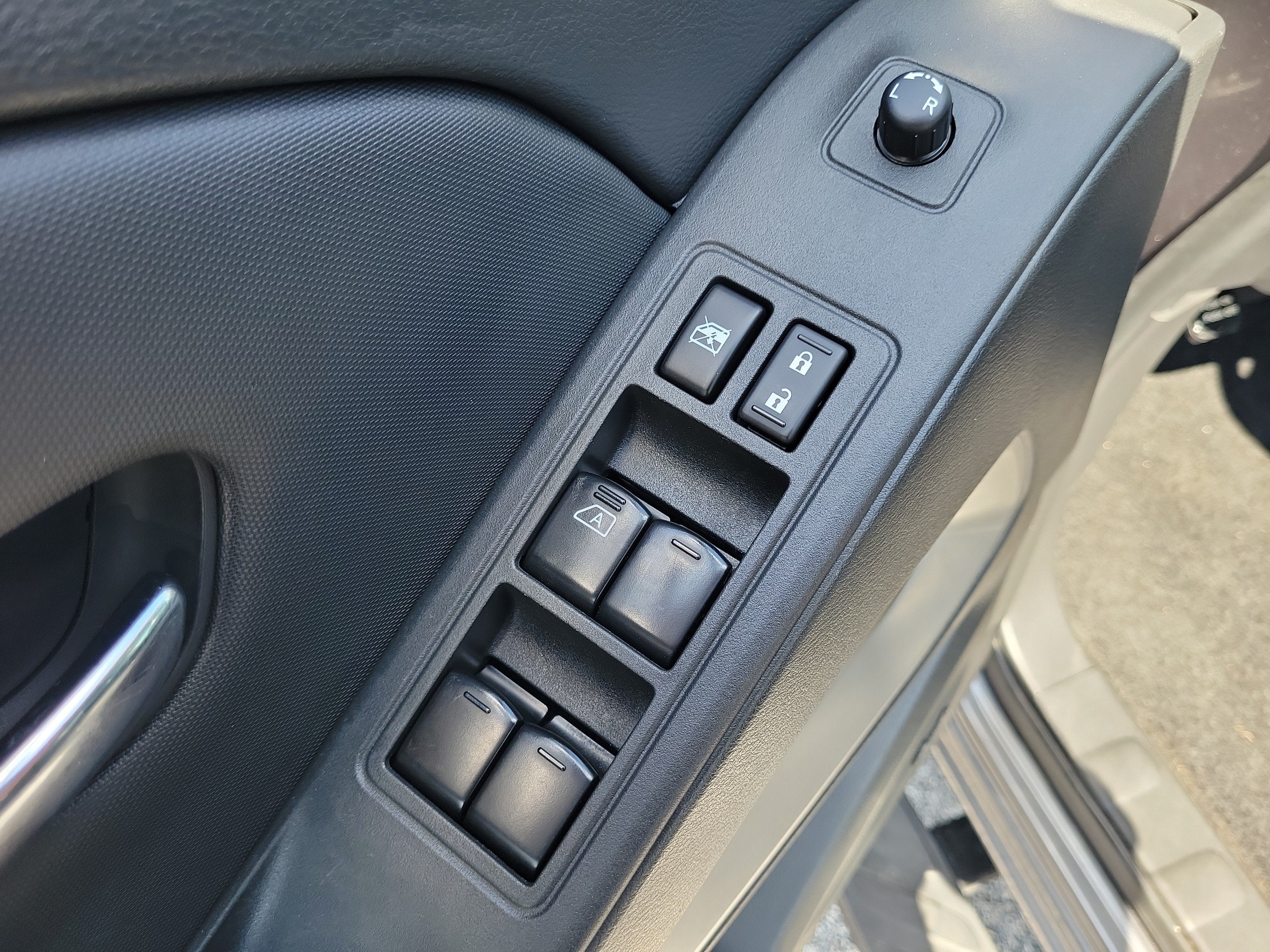 2024 Nissan Frontier SL