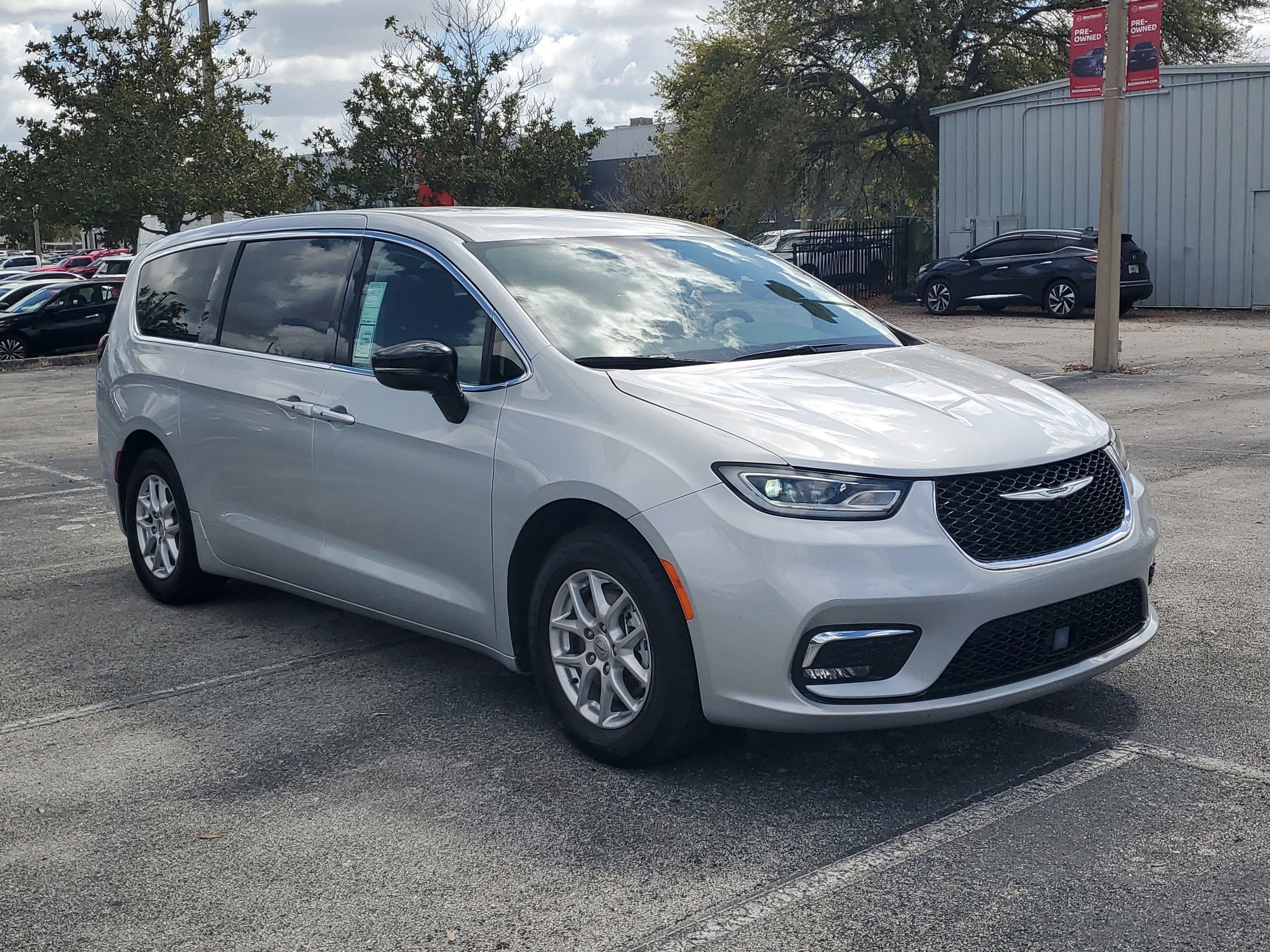 2024 Chrysler Pacifica Touring L