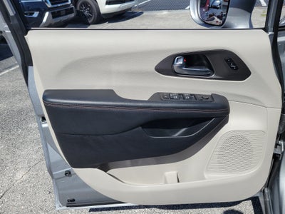 2020 Chrysler Pacifica Touring L Plus