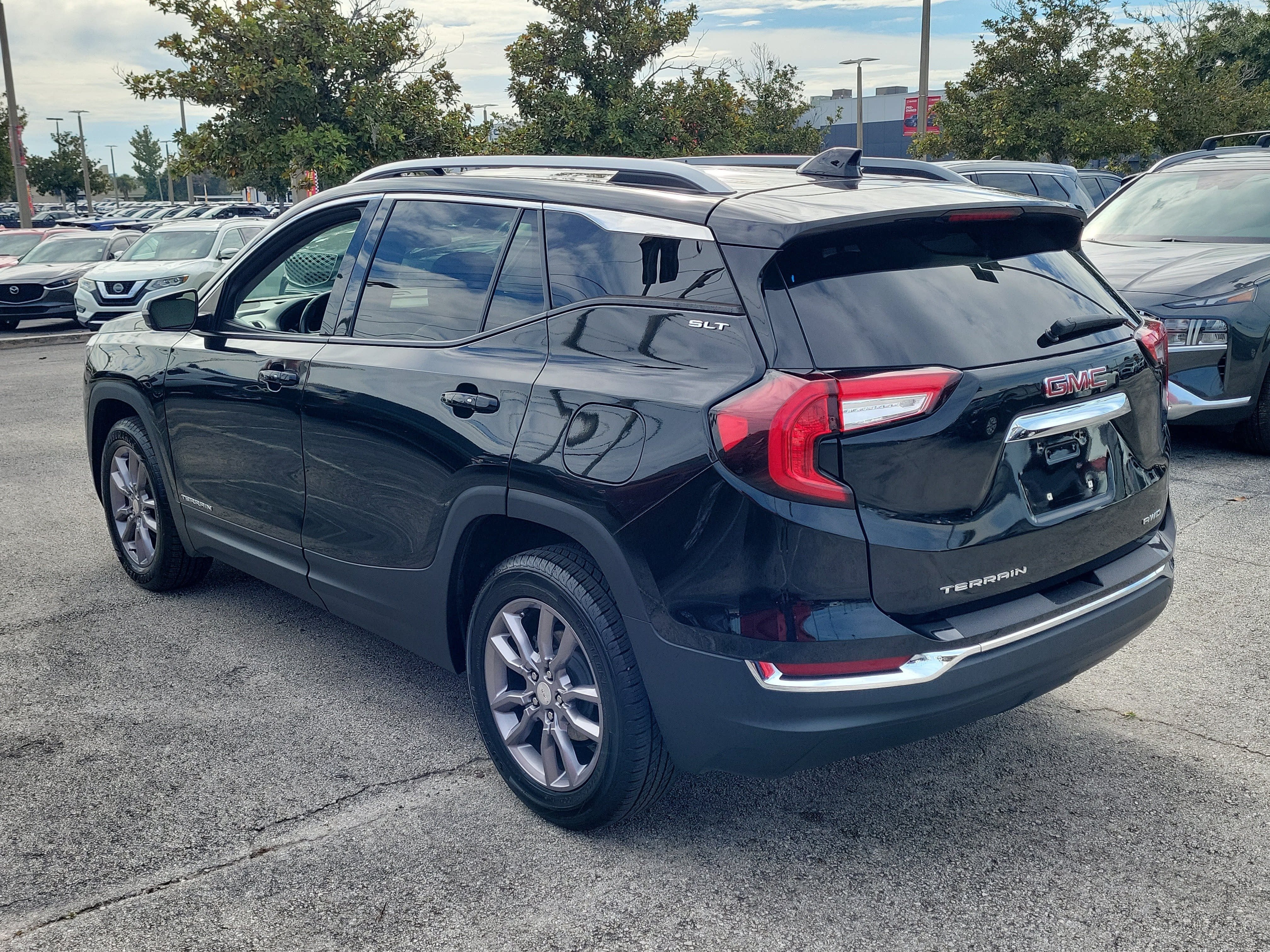 2023 GMC Terrain SLT